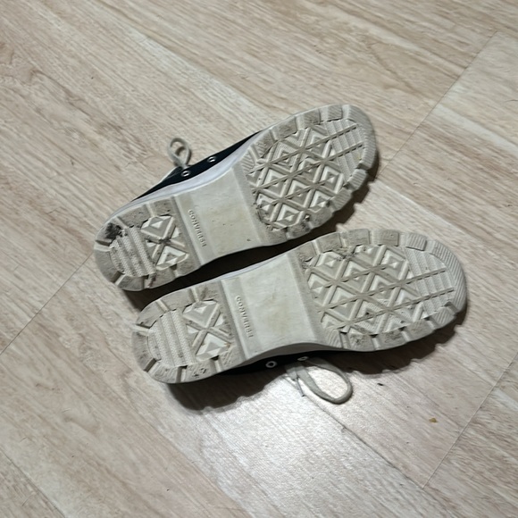 Lugged low top black Converse women's size 9 - Picture 4 of 4